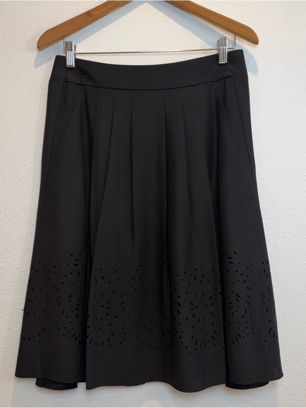 Elie Tahari Exclusive for Nordstrom 100% Silk Pleated Skirt Size 8